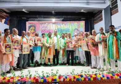 তৃণমূল কংগ্রেসের নির্দেশে ২০২৬ এর নির্বাচনকে পাখির চোখ করে জেলায় জেলায় বিজয়া সম্মেলনী